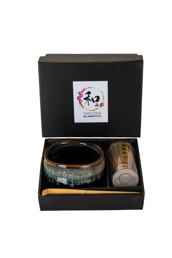 Porcelain Matcha Gift Set with Whisk and Scoop – Black, 21 oz